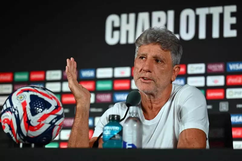 مدرب فلومينينسي: نرفض التهاون أمام الهلال مثلما حدث مع السيتي، وطلبت عدم إراحتهم حتى لدقيقة واحدة